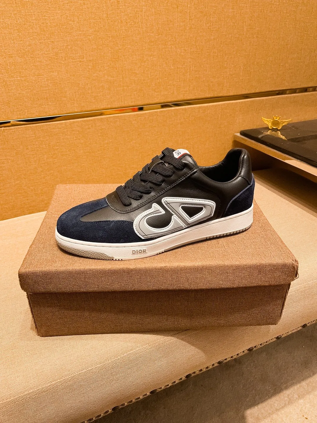 Men's shoes 💰 420💰【Dior】🔥 High-end men's shoes brand official website 1:1 latest masterpiece: the upper is made of Italian imported first-layer cowhide with a comfortable and breathable lining➕original non-slip and wear-resistant outsole🔥, making walking more convenient and comfortable! An exclusive new model, a stunning work, a beautiful 1:1 replica [color] compared to the official quality! Create a fashionable personality to set off your uniqueness! A must-have for trendy men! Classic 🔥Size: 38-44 Color: 🔥 2⃣️colors available🔥.